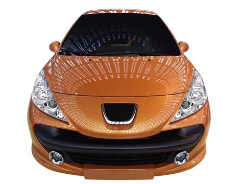 橙色轎車前部