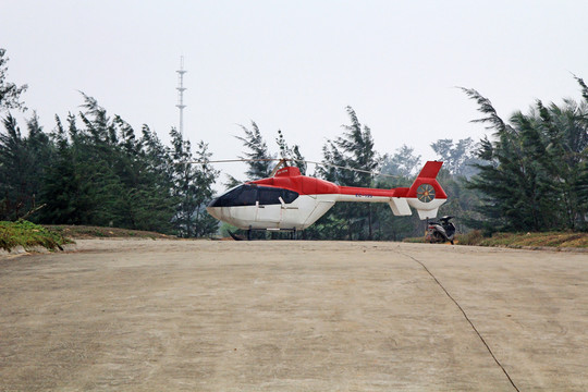 直升飛機(jī)