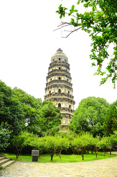 虎丘塔