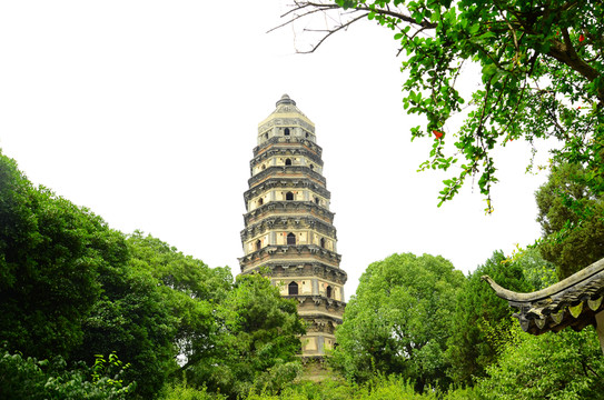 虎丘塔