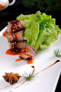 生菜牛肉卷