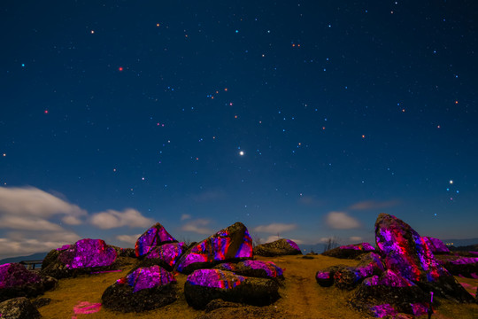 轎子雪山星空夜景