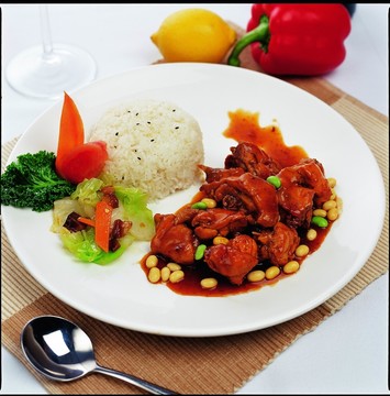 雞腿飯