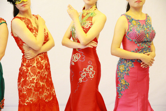 裙裝美女模特