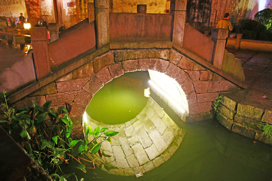 黎陽老街小石橋夜景