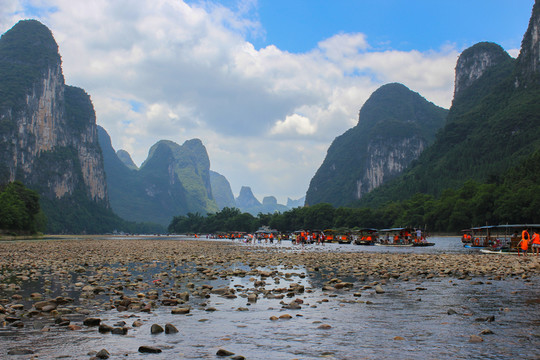 廣西桂林陽朔山水游船
