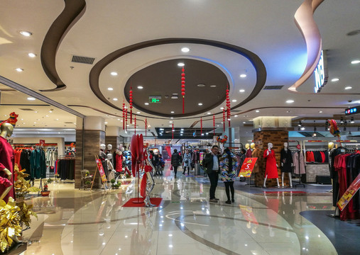 商場(chǎng)內(nèi)飾