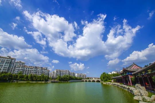 碧水藍天城市風(fēng)光