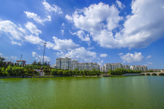 碧水藍天城市風(fēng)光
