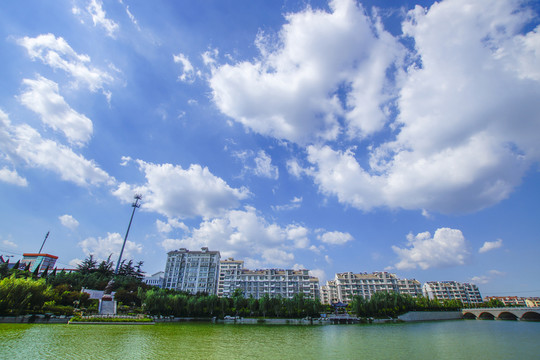 碧水藍(lán)天城市風(fēng)光