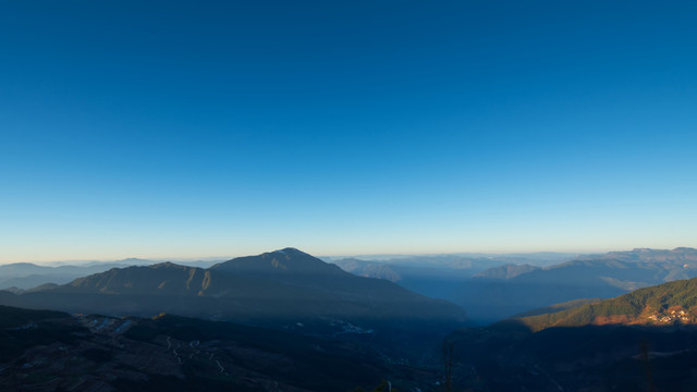 烏蒙山遠(yuǎn)眺