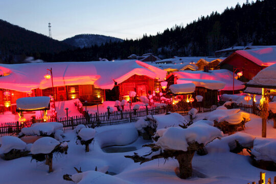 雪鄉(xiāng) 夜景 燈光 紅燈 燈籠