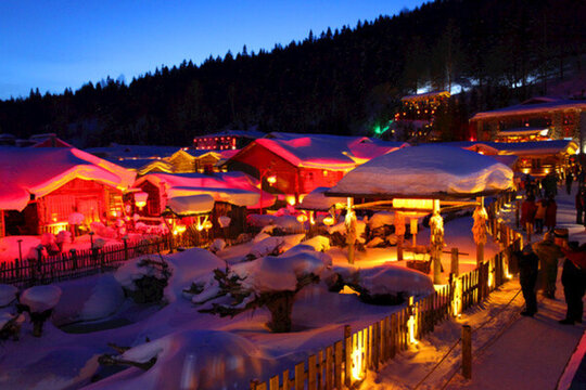 雪鄉(xiāng) 小屋 夜景