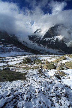 大若拉斯山