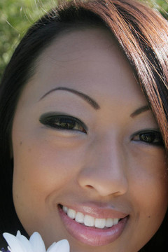 女人和花