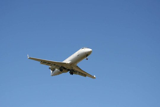 著陸飛機(jī)
