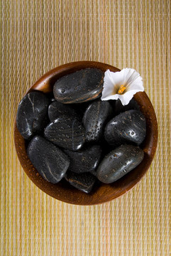 碗里的石頭