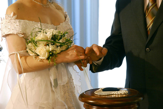 剛剛結(jié)婚