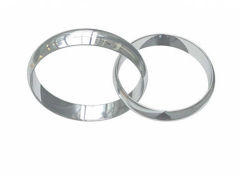 兩個白金或銀的結(jié)婚戒指