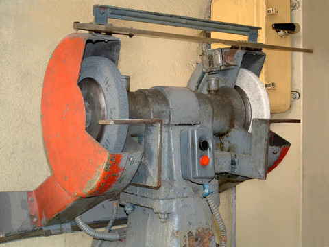 舊研磨機(jī)