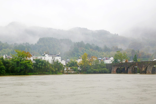 山水齊云山