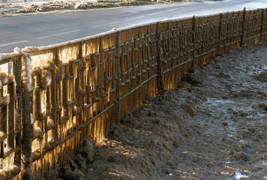 冬季公路護欄