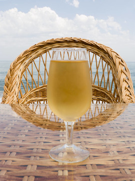 冷啤酒杯