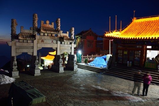 泰山夜景