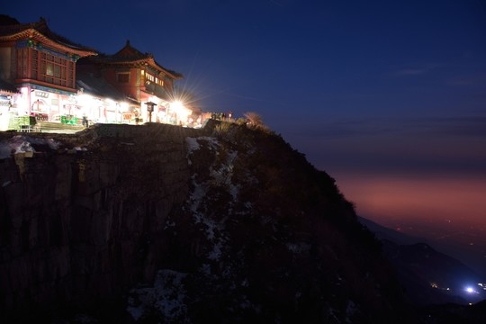 泰山夜景