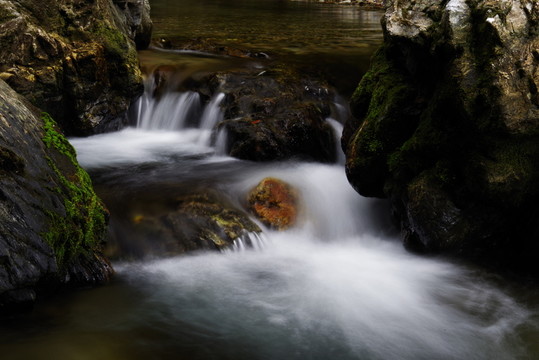 山溪水