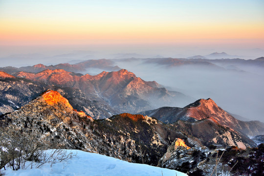 泰山雪景