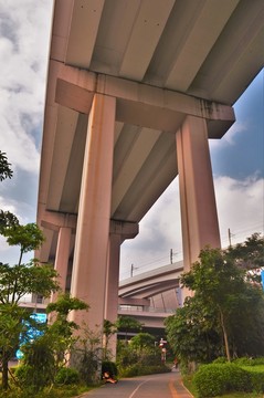 地鐵高架橋
