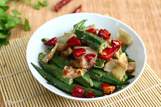 秋葵炒花肉