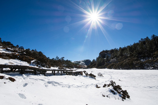 雪山上的陽(yáng)光