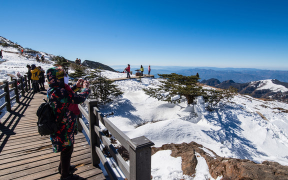 轎子雪山精怪塘風(fēng)光
