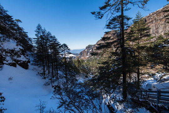 轎子雪山遠(yuǎn)眺