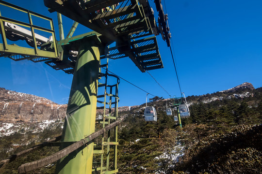 轎子雪山登山纜車風(fēng)光