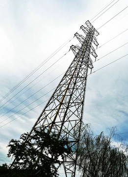 高壓電線塔