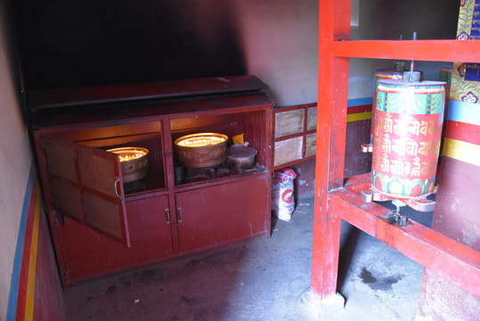 轉(zhuǎn)經(jīng)筒 酥油燈