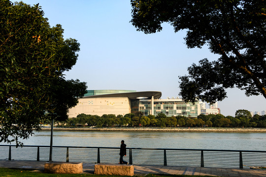 城市江邊景觀