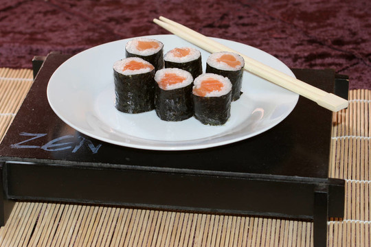 壽司板。