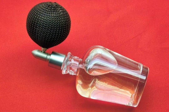 紅色香水