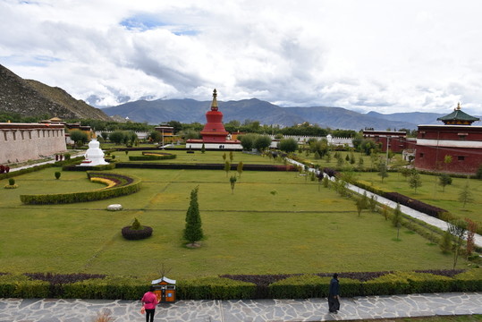 桑耶寺 紅佛塔