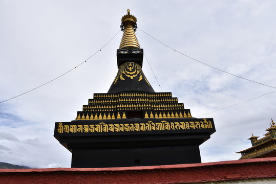 桑耶寺 黑色佛塔