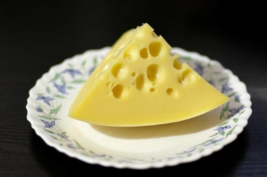 盤子上的奶酪
