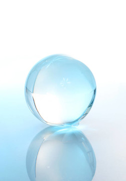具有反射的水晶球