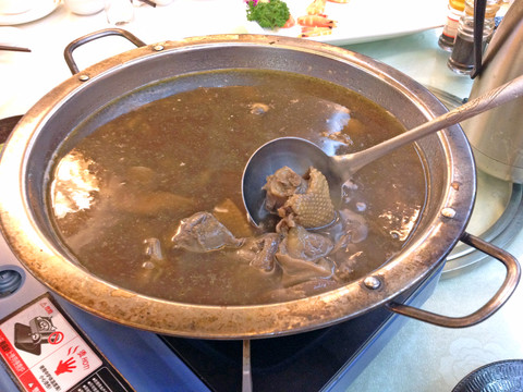 烏雞豬肚湯