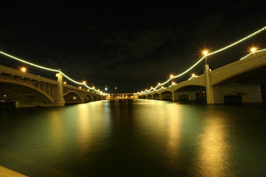 米爾大街橋