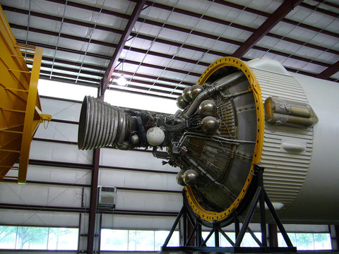 航天飛機(jī)發(fā)動(dòng)機(jī)