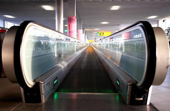 機場機械通道